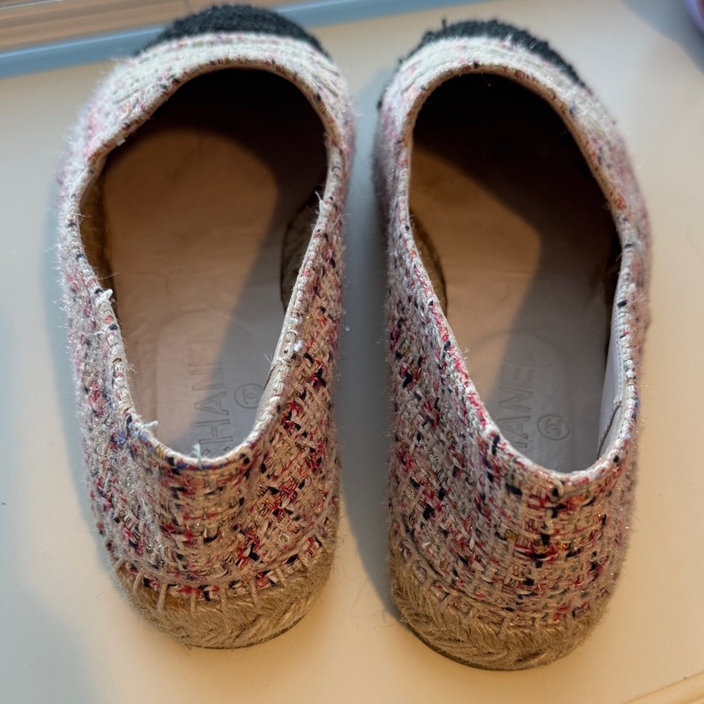 CHANEL Tweed Espadrilles - Cream, Pink and Black Size 40 (size 8.5 or 9) - Picture 4 of 11